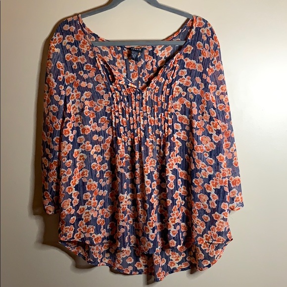 🌟SOLD🌟 GUC TORRID poppy print pintuck blouse size 0 - Picture 3 of 8